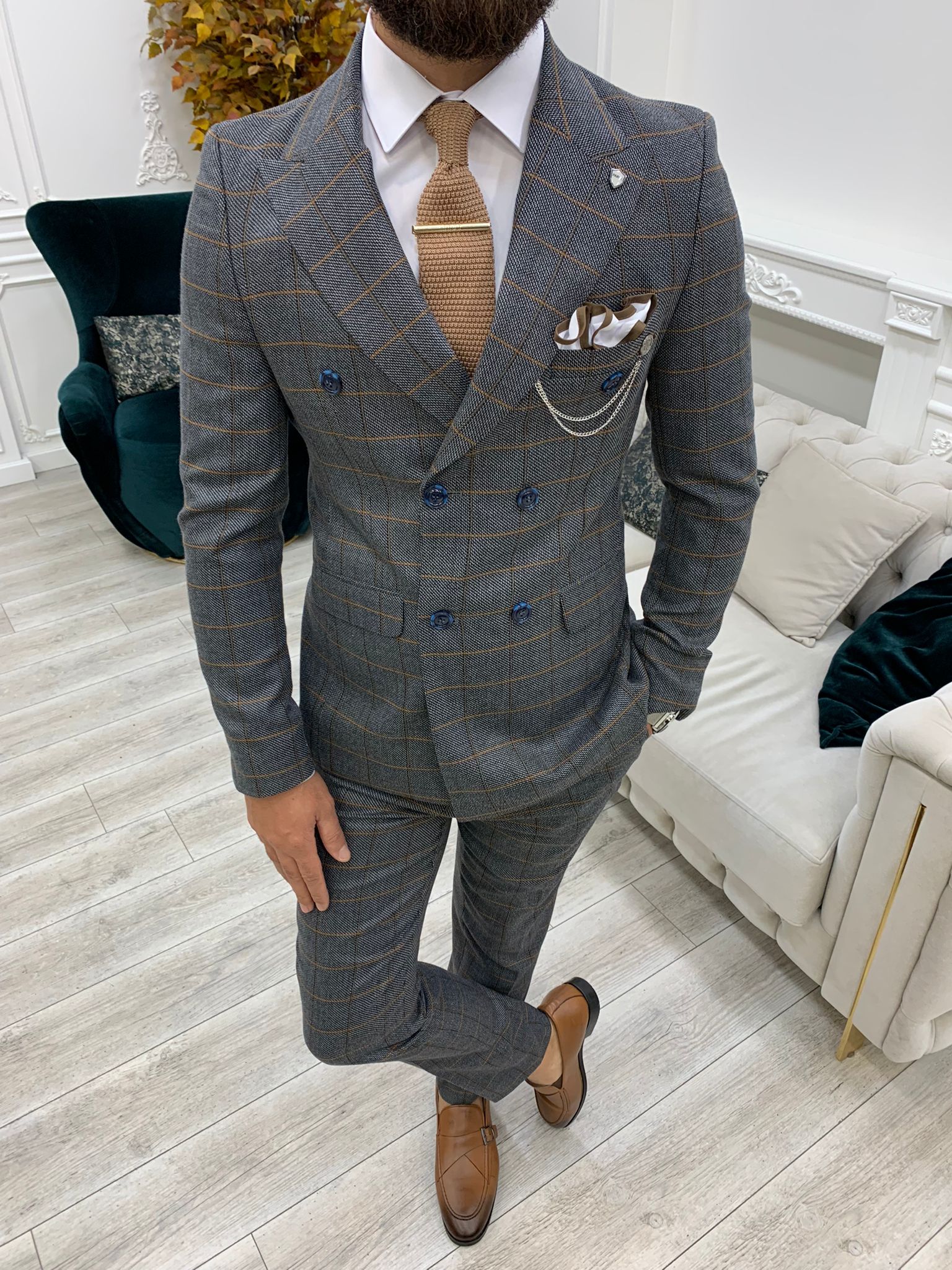 HolloMen Majesty Double-Breasted Suit