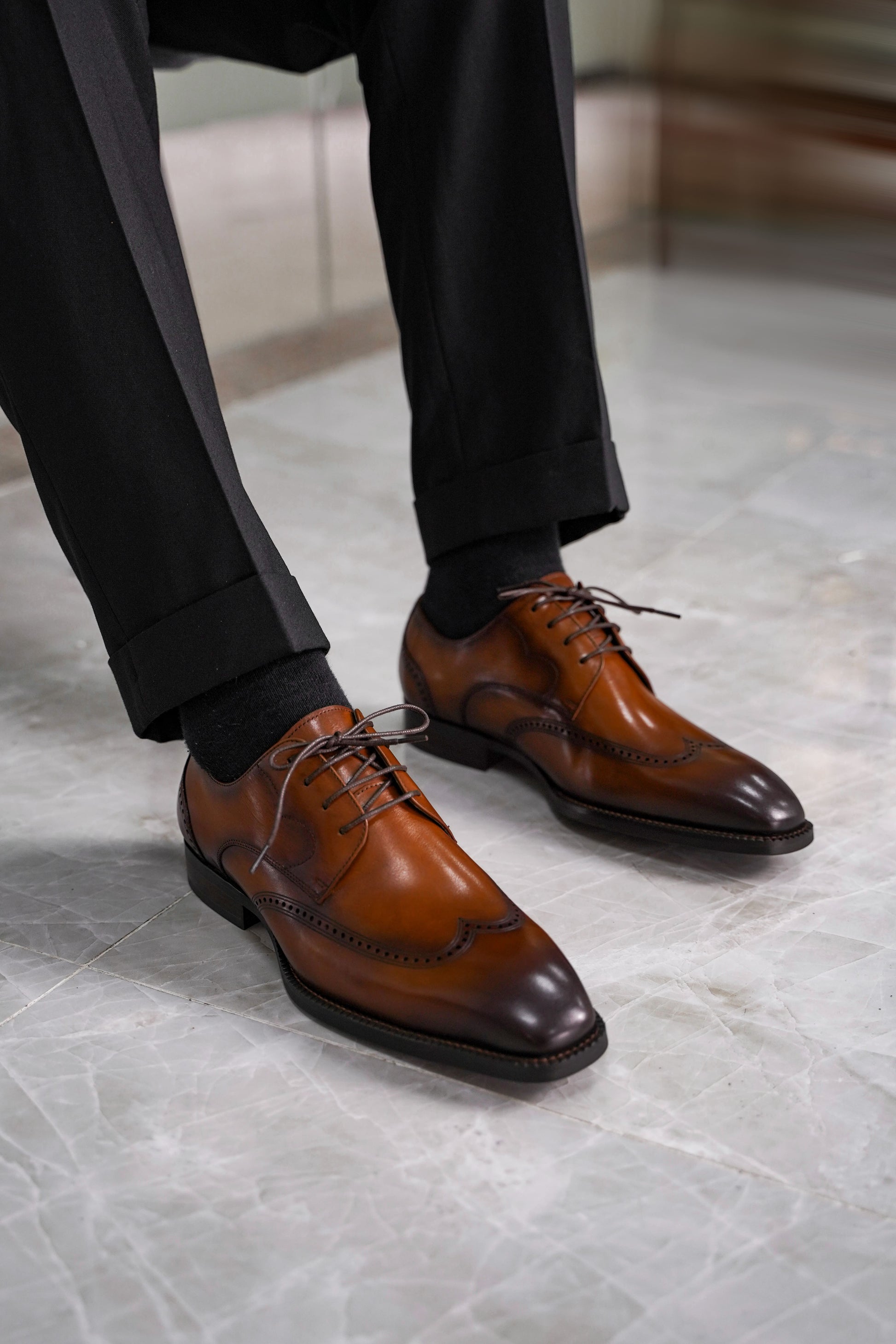 Cognac Classic Brogue Derby in rich leather, featuring brogue details and crafted for formal elegance.