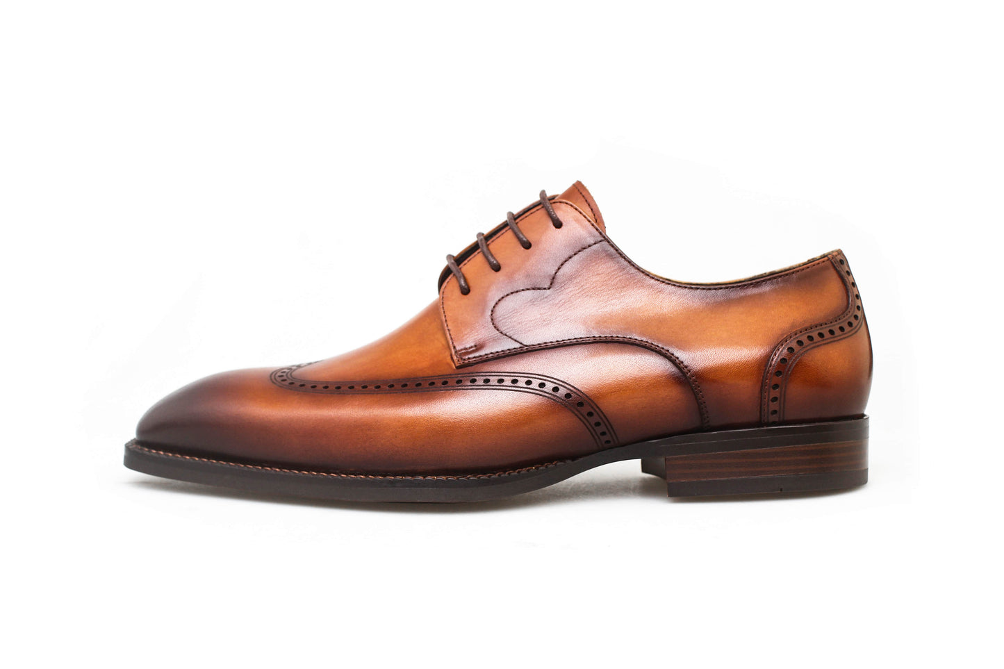 Cognac Classic Brogue Derby in rich leather, featuring brogue details and crafted for formal elegance.