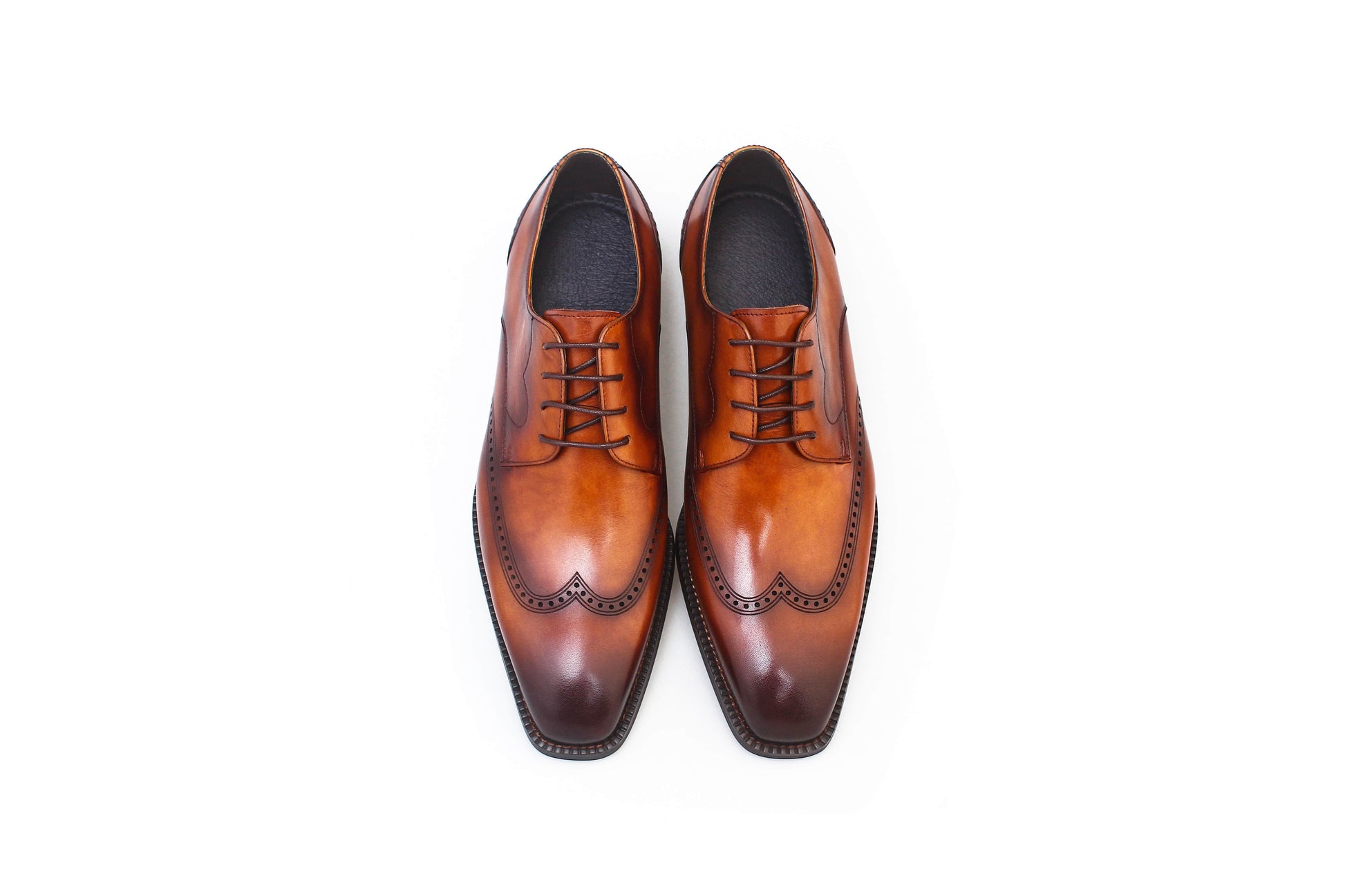 Cognac Classic Brogue Derby in rich leather, featuring brogue details and crafted for formal elegance.