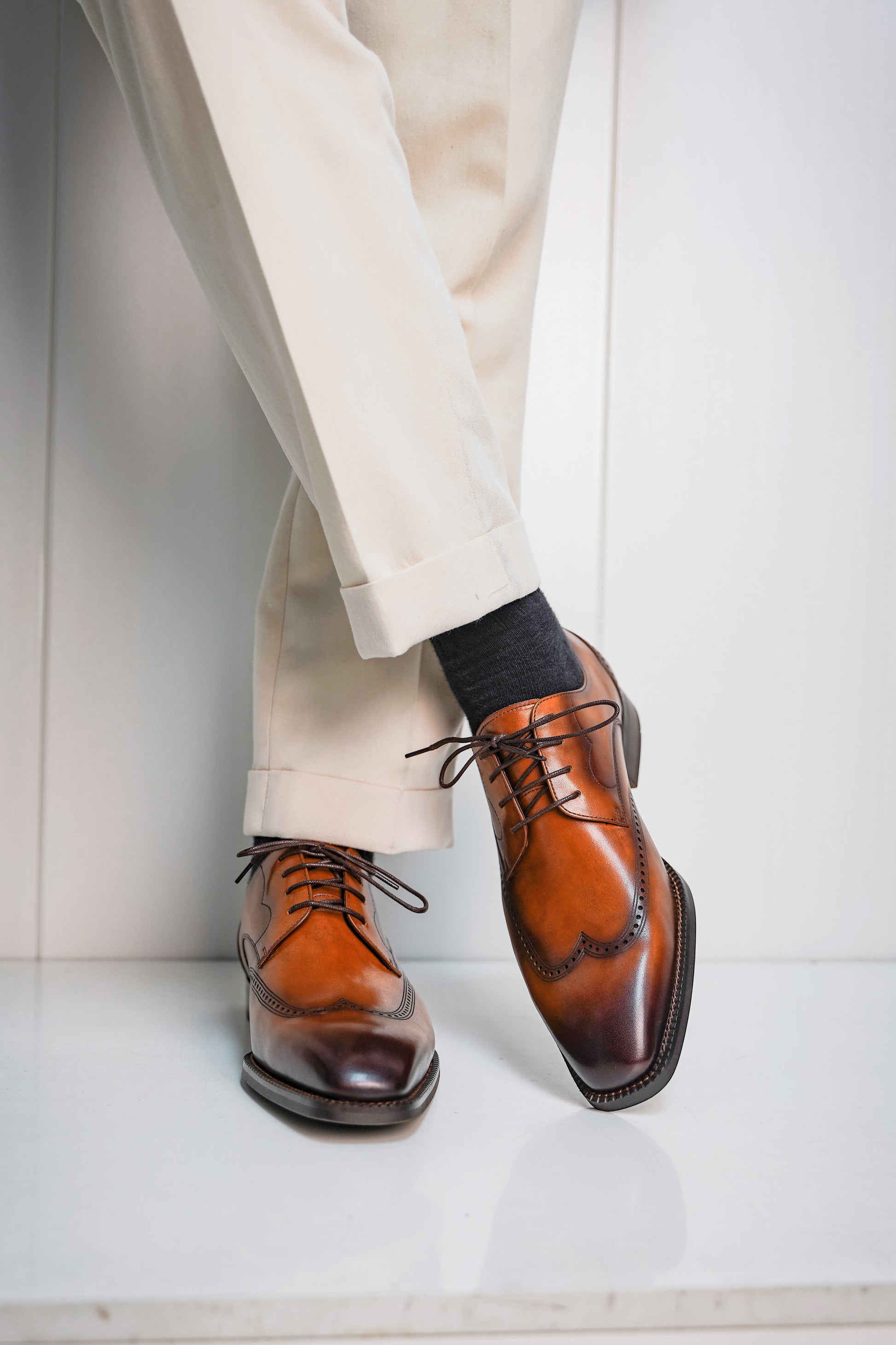 Cognac Classic Brogue Derby in rich leather, featuring brogue details and crafted for formal elegance.