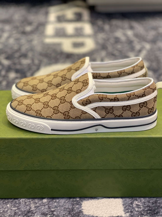 Gucci Tennis 1977 Beige Ebony Slip On Sneakers