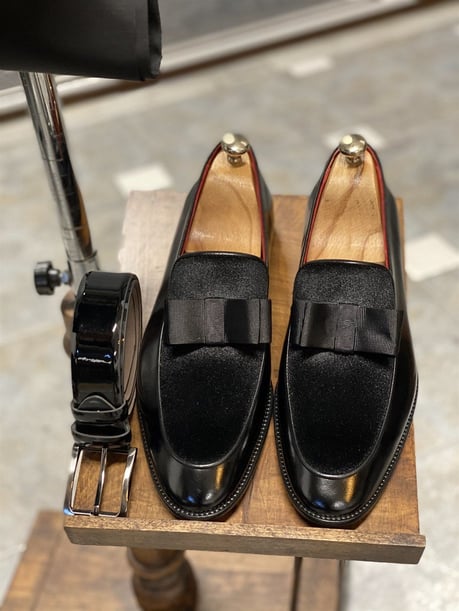 HolloMen's Black Velvet Loafers.