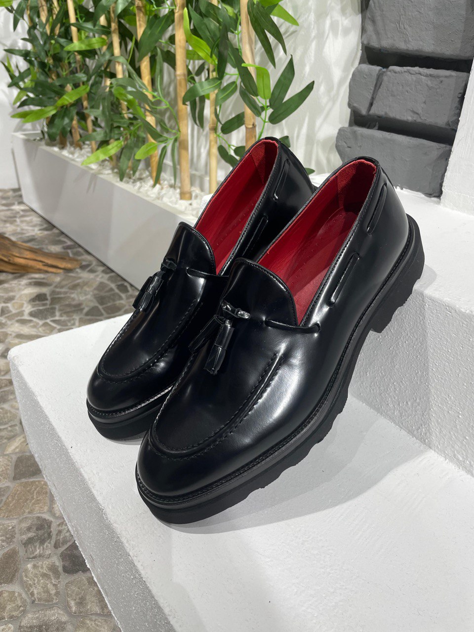 Men's Black Leather Loafers with Tassel Detail – Classic and Stylish Formal Shoes for Every Occasion