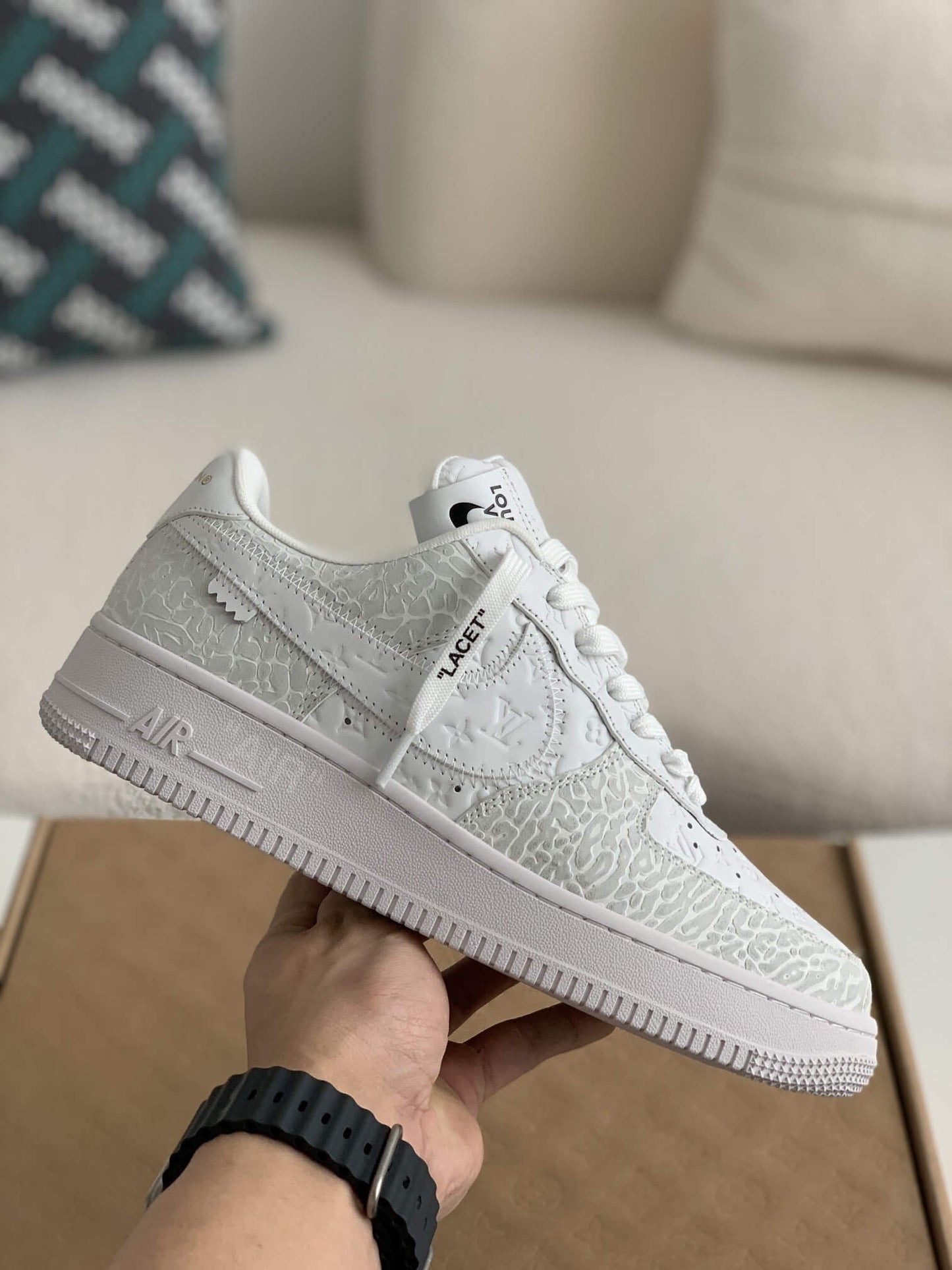 Adidași Nike x Louis Vuitton LV Air Force 1, albi, cu model