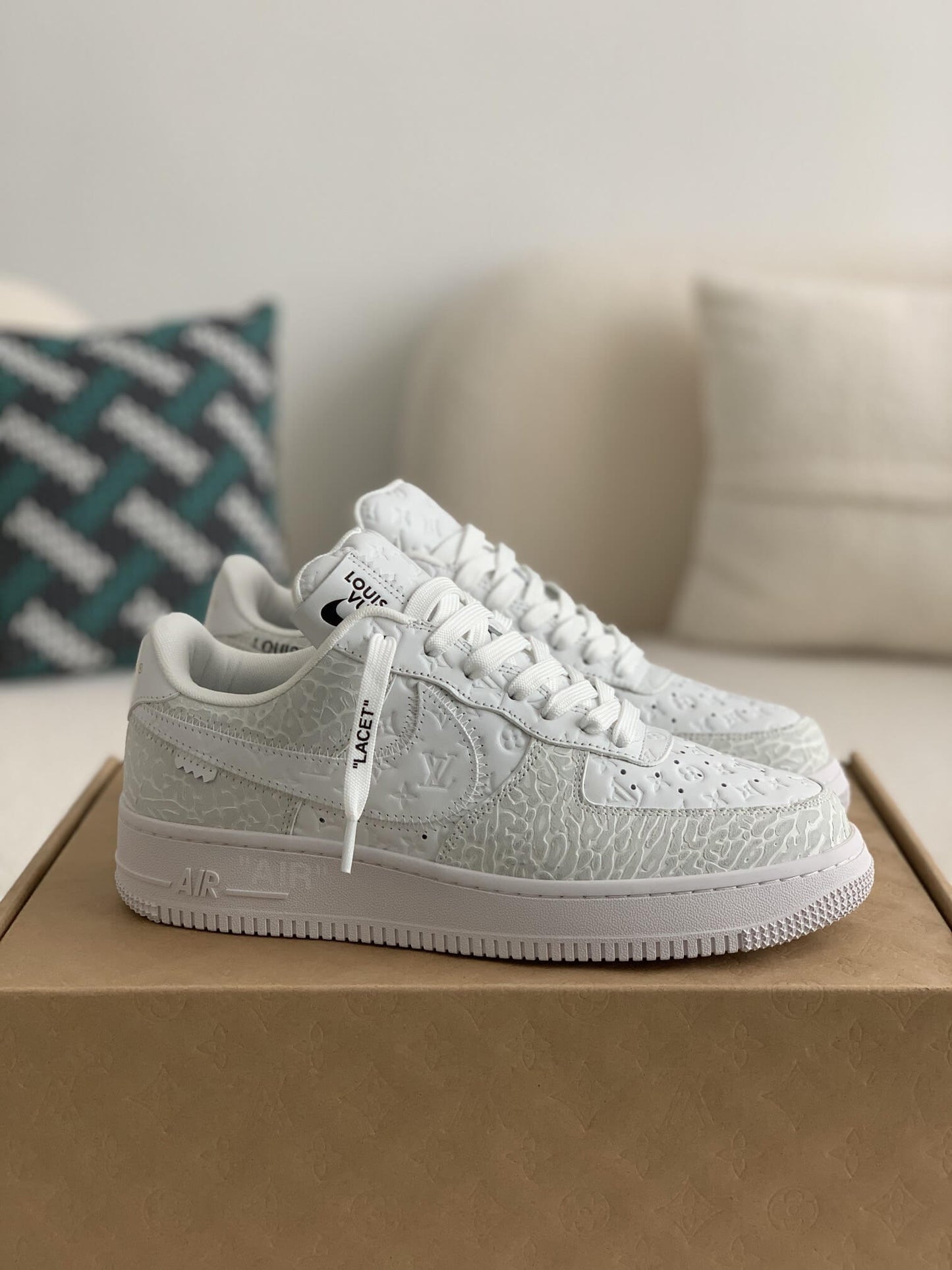 Adidași Nike x Louis Vuitton LV Air Force 1, albi, cu model