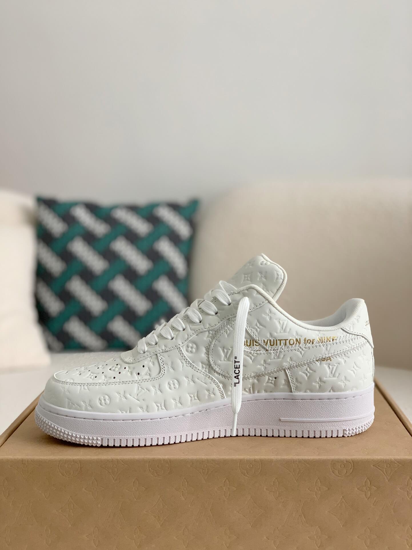 Baskets blanches Nike x Louis Vuitton LV Air Force 1 Monogram