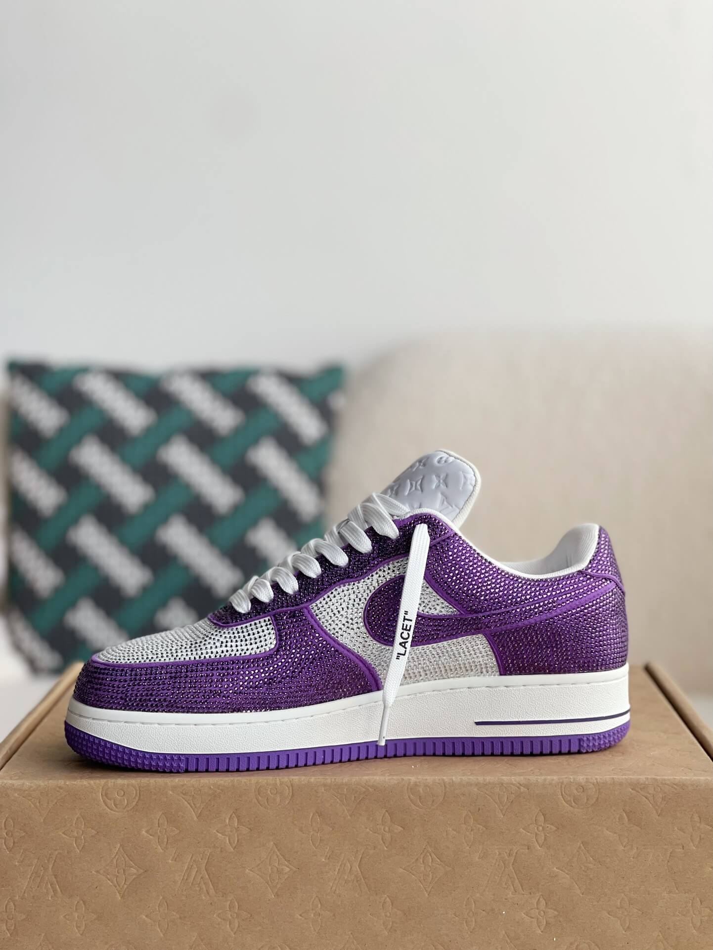 Baskets Nike x Louis Vuitton LV Air Force 1 Trainer Violet Blanc Strass