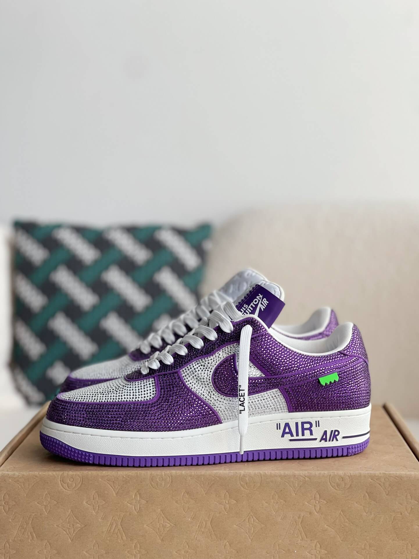 Baskets Nike x Louis Vuitton LV Air Force 1 Trainer Violet Blanc Strass