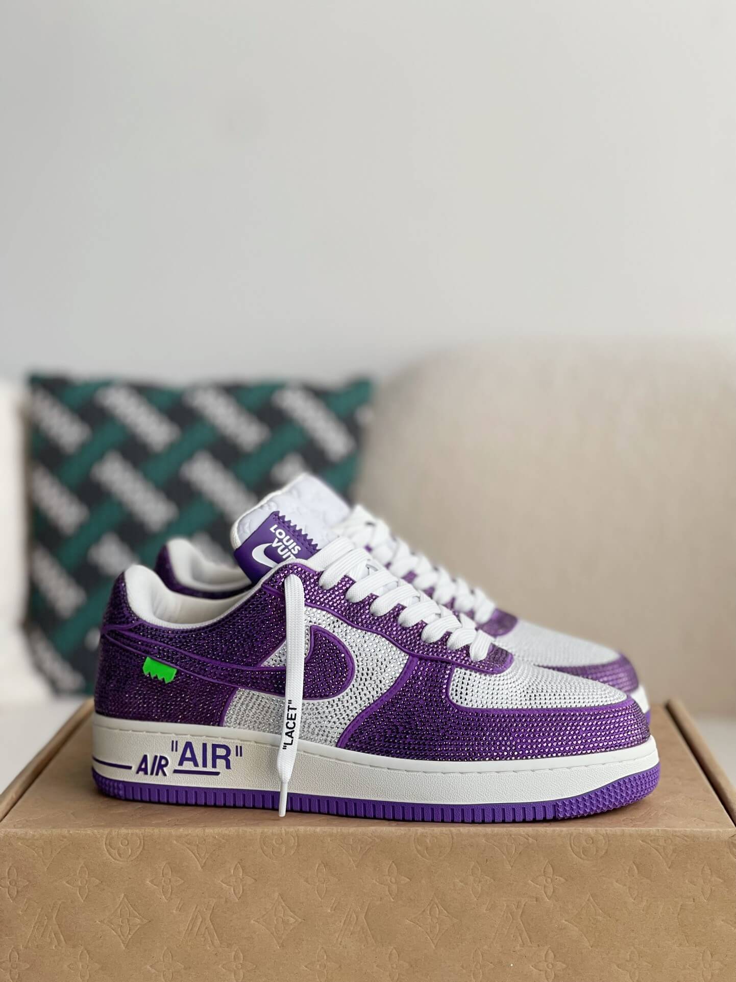 Baskets Nike x Louis Vuitton LV Air Force 1 Trainer Violet Blanc Strass