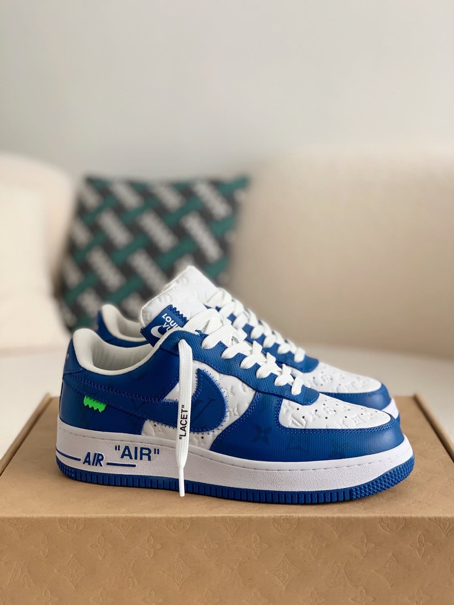 Baskets Nike x Louis Vuitton LV Air Force 1 Blanc Bleu