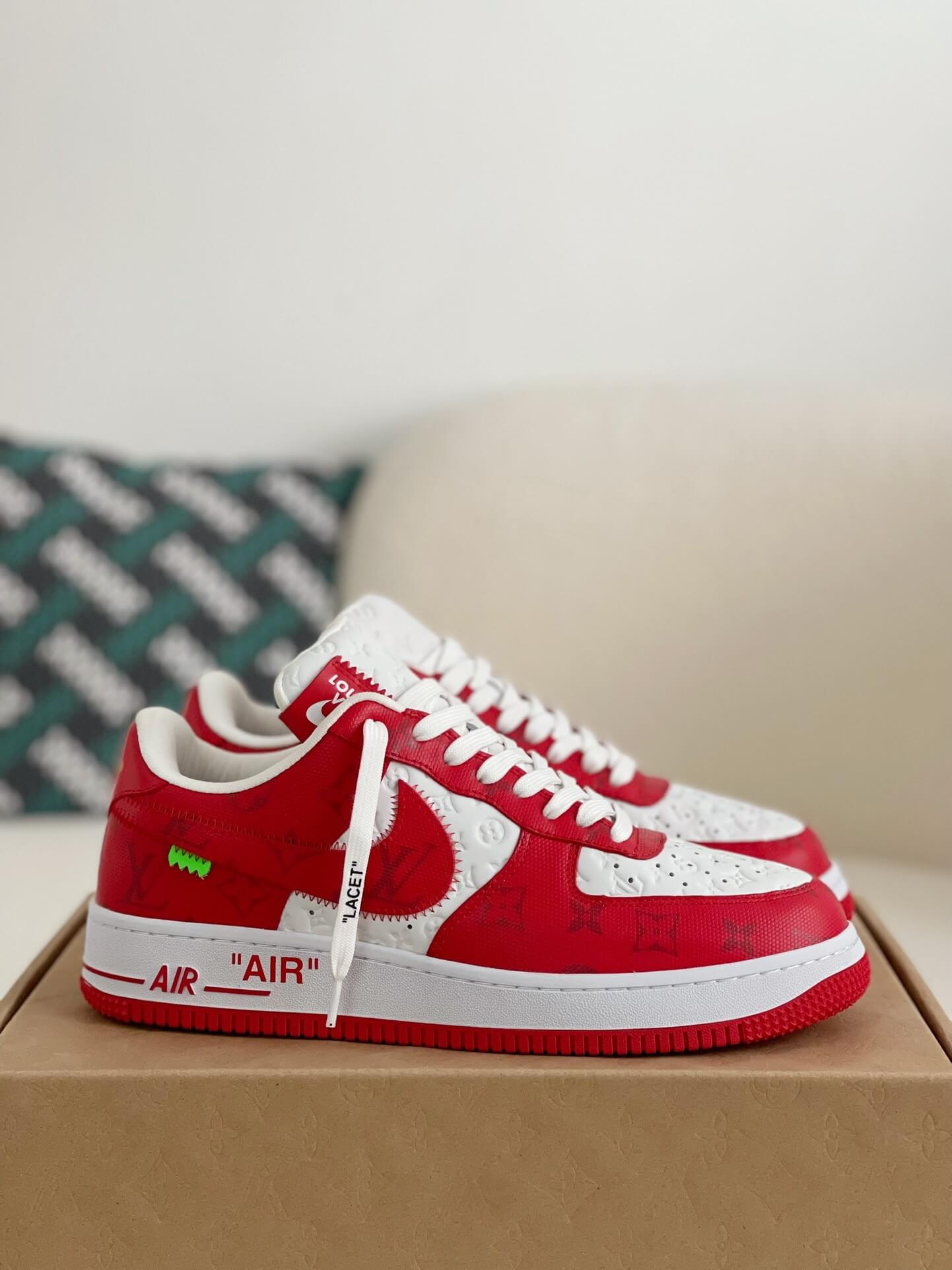 Baskets Nike x Louis Vuitton LV Air Force 1 blanches et rouges