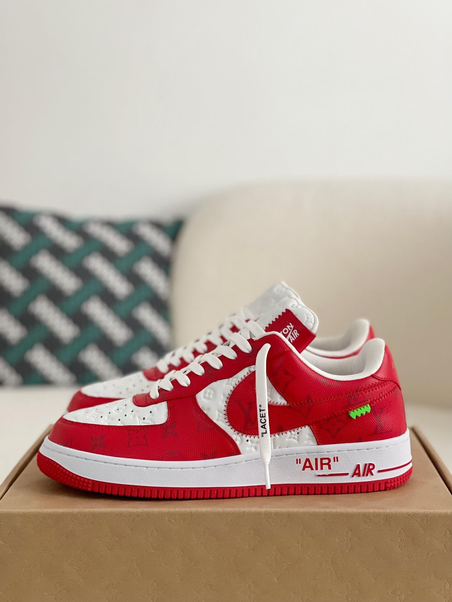 Baskets Nike x Louis Vuitton LV Air Force 1 blanches et rouges