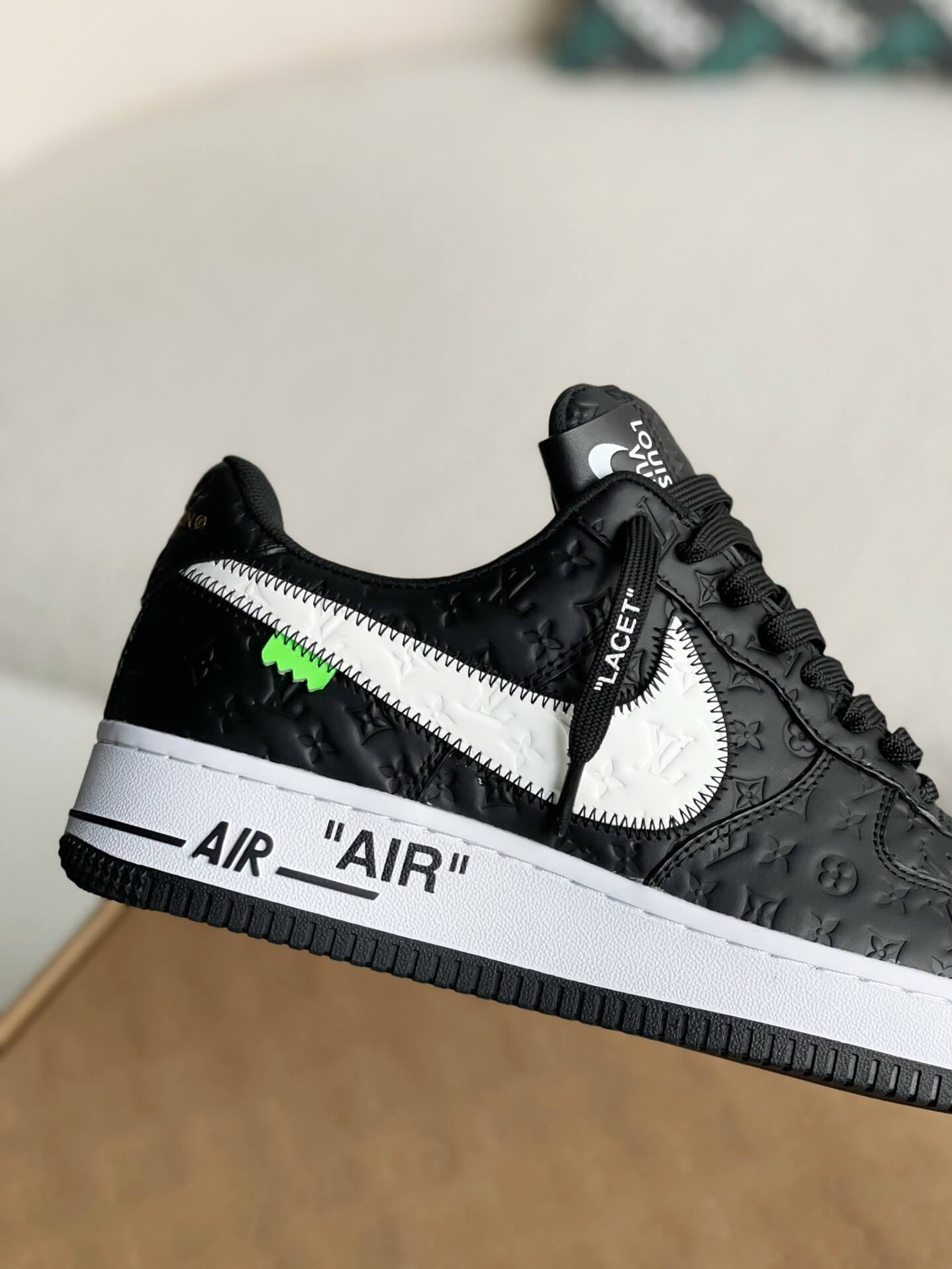 Baskets Nike x Off-White x Louis Vuitton LV Air Force 1 noires et blanches avec monogramme