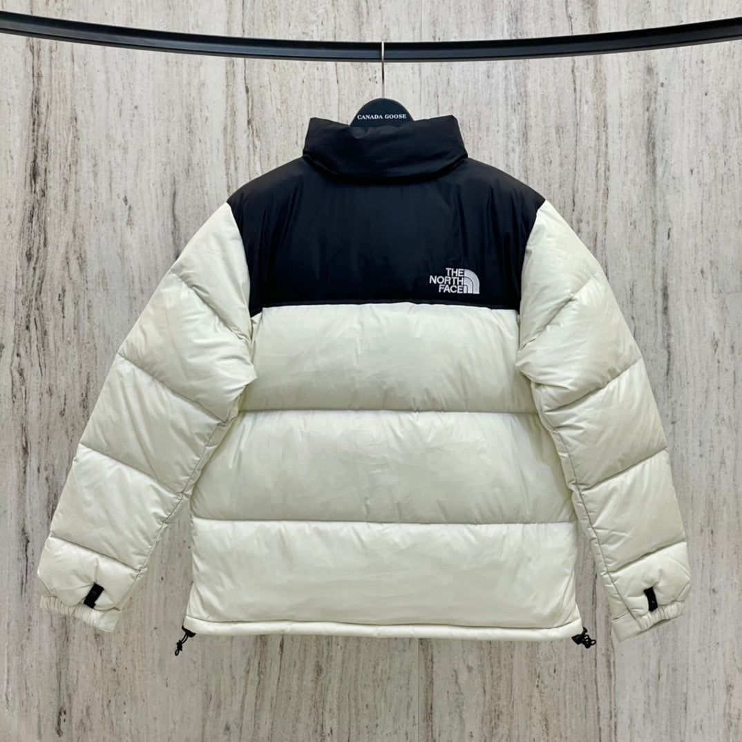 North Face Inspirerad 1996 Retro Nuptse off-white jacka