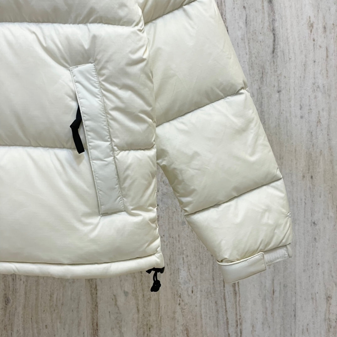 North Face Inspirerad 1996 Retro Nuptse off-white jacka