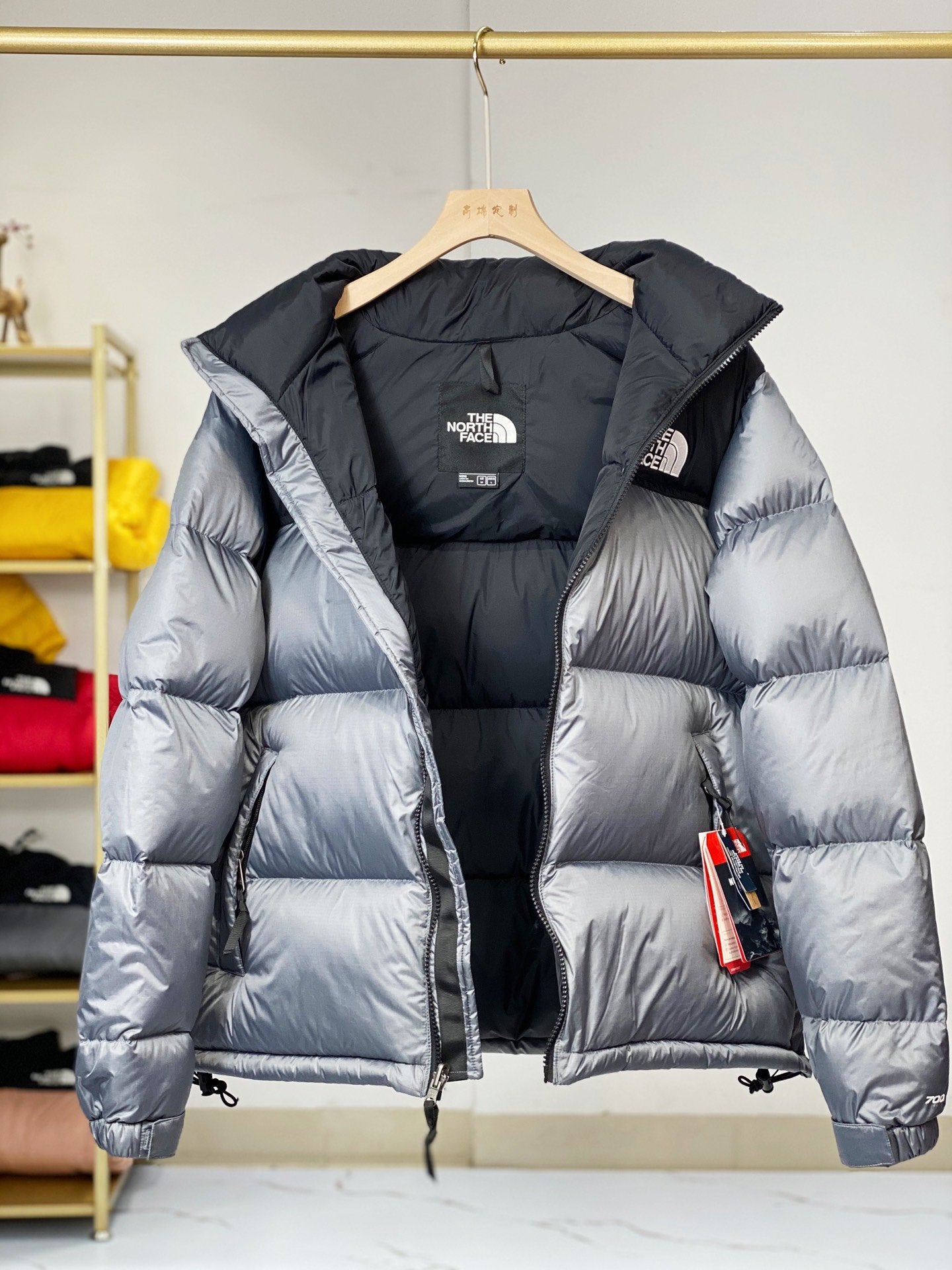 North Face-inspired 1996 Retro Nuptse Silver Black Jacket