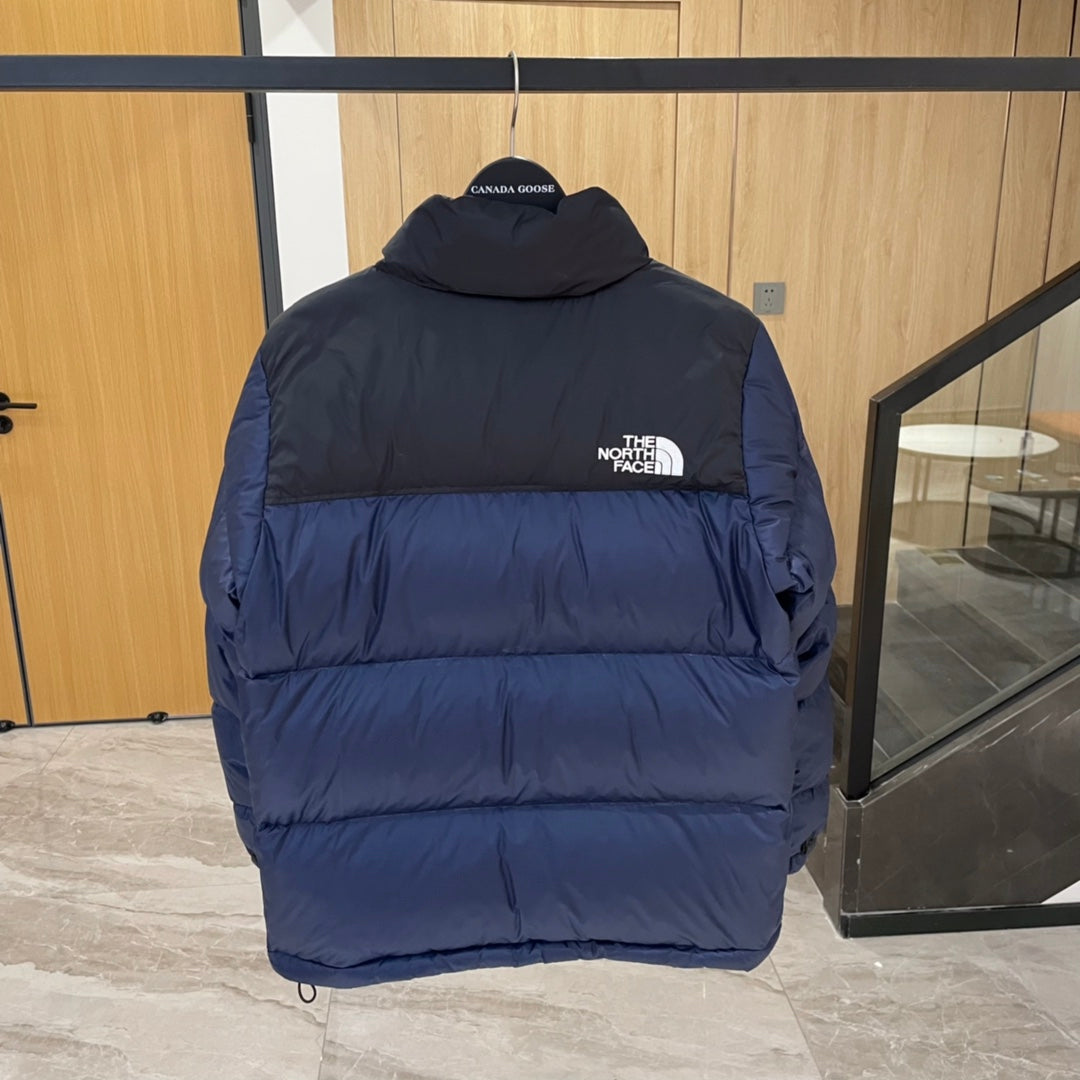 Chaqueta azul marino retro Nuptse de 1996 inspirada en North Face