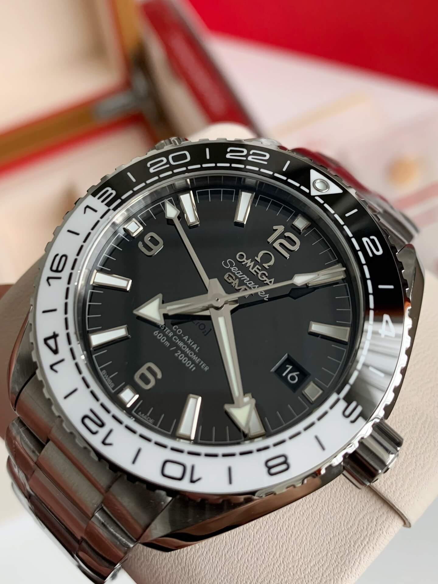 Chronomètre Omega Seamaster GMT Co-Axial Calibre 8605