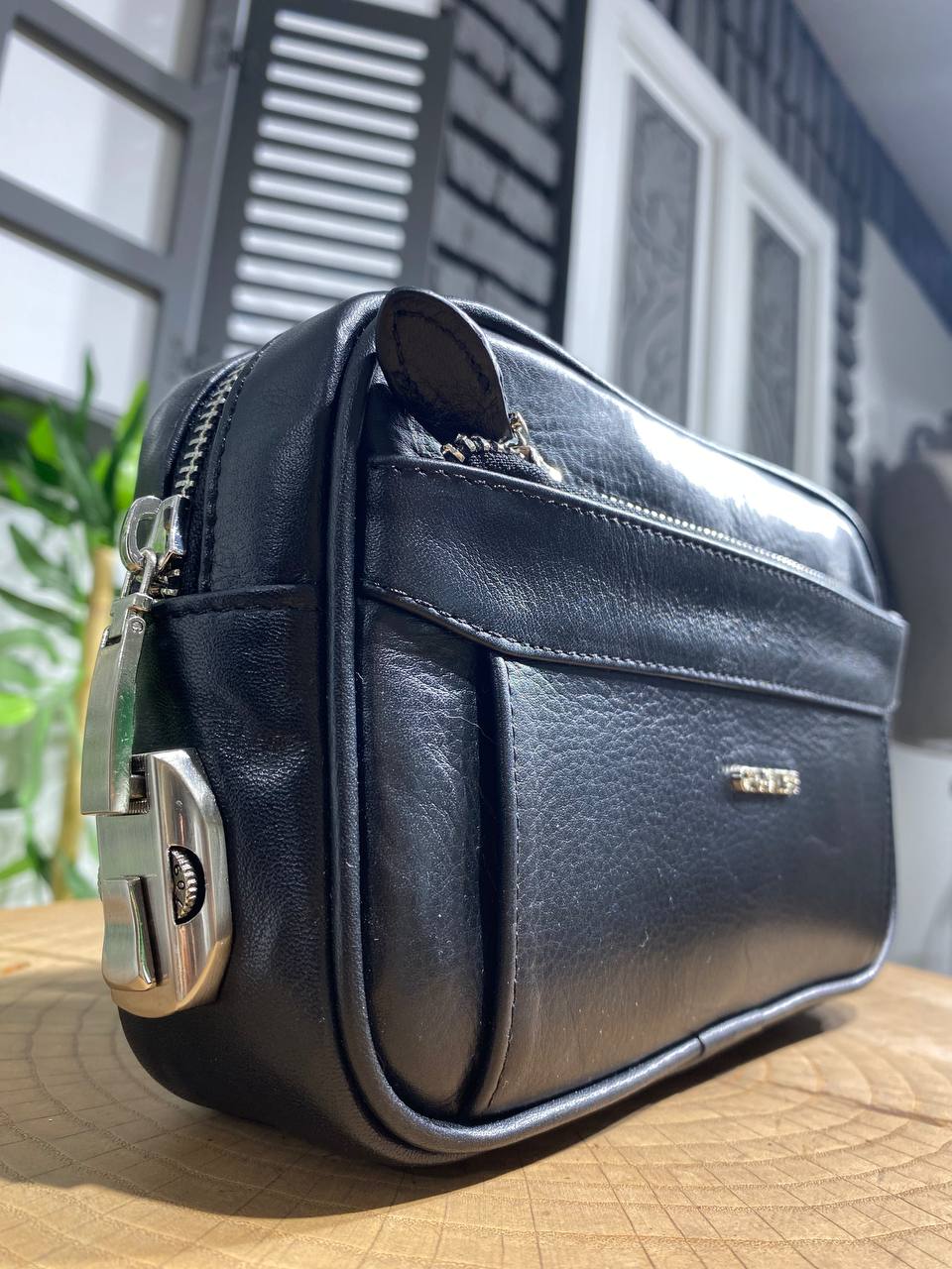 The Grande Black Leather Bag – Timeless Elegance for Modern Travel