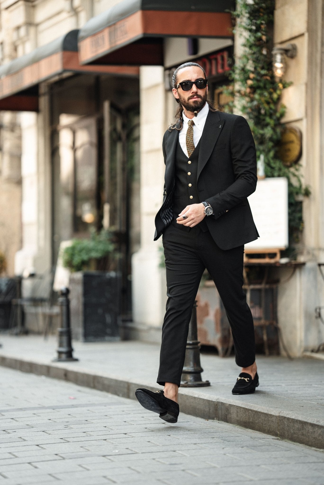 Acadia Classic Black suit