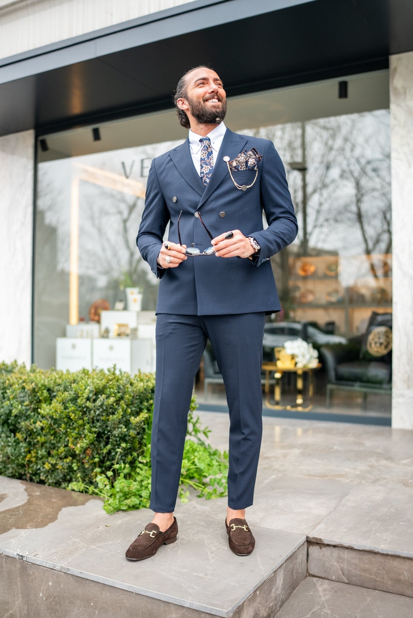 A Navy Blue Suit from Hollomen