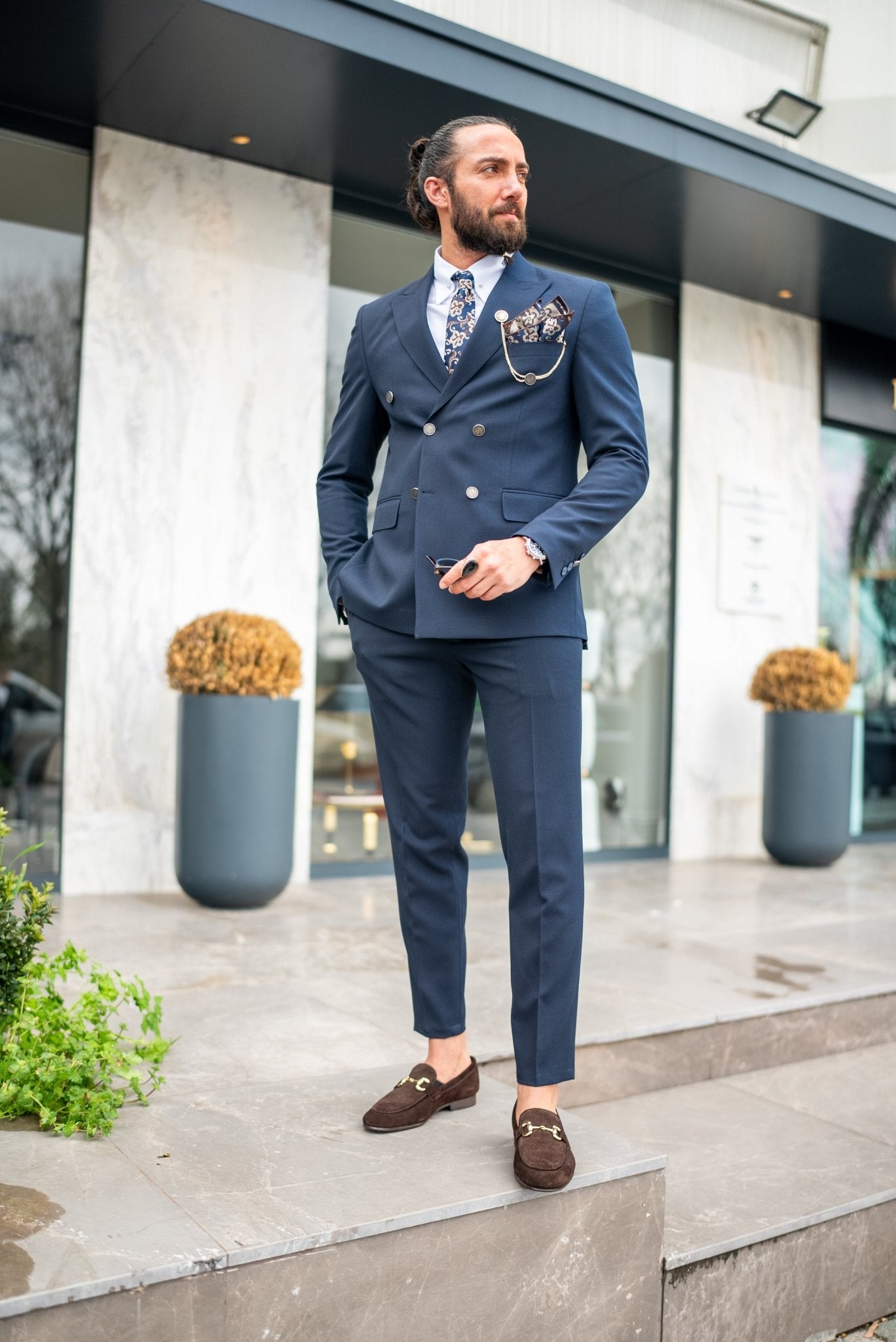 A Navy Blue Suit from Hollomen