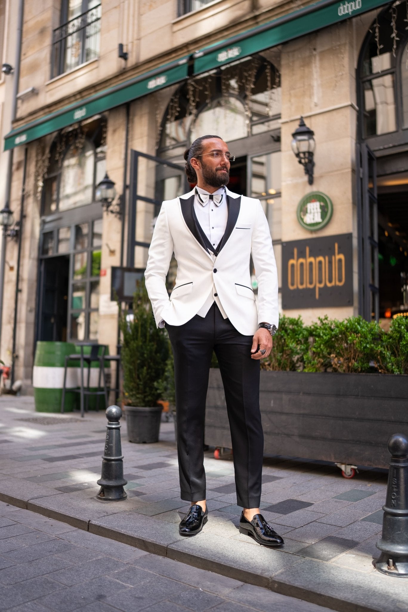 Amazon White Satin Collar Tuxedo