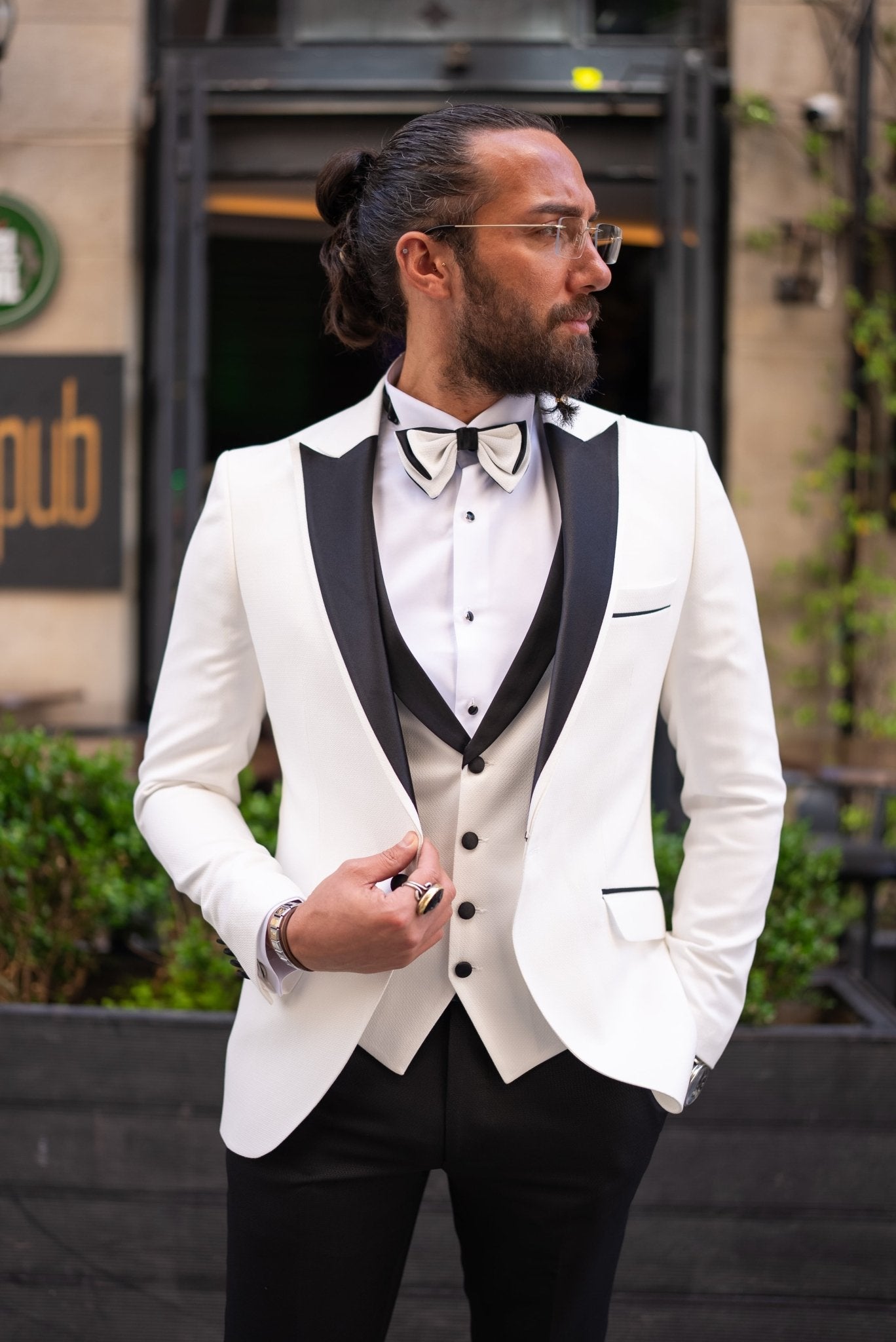 Amazon White Satin Collar Tuxedo