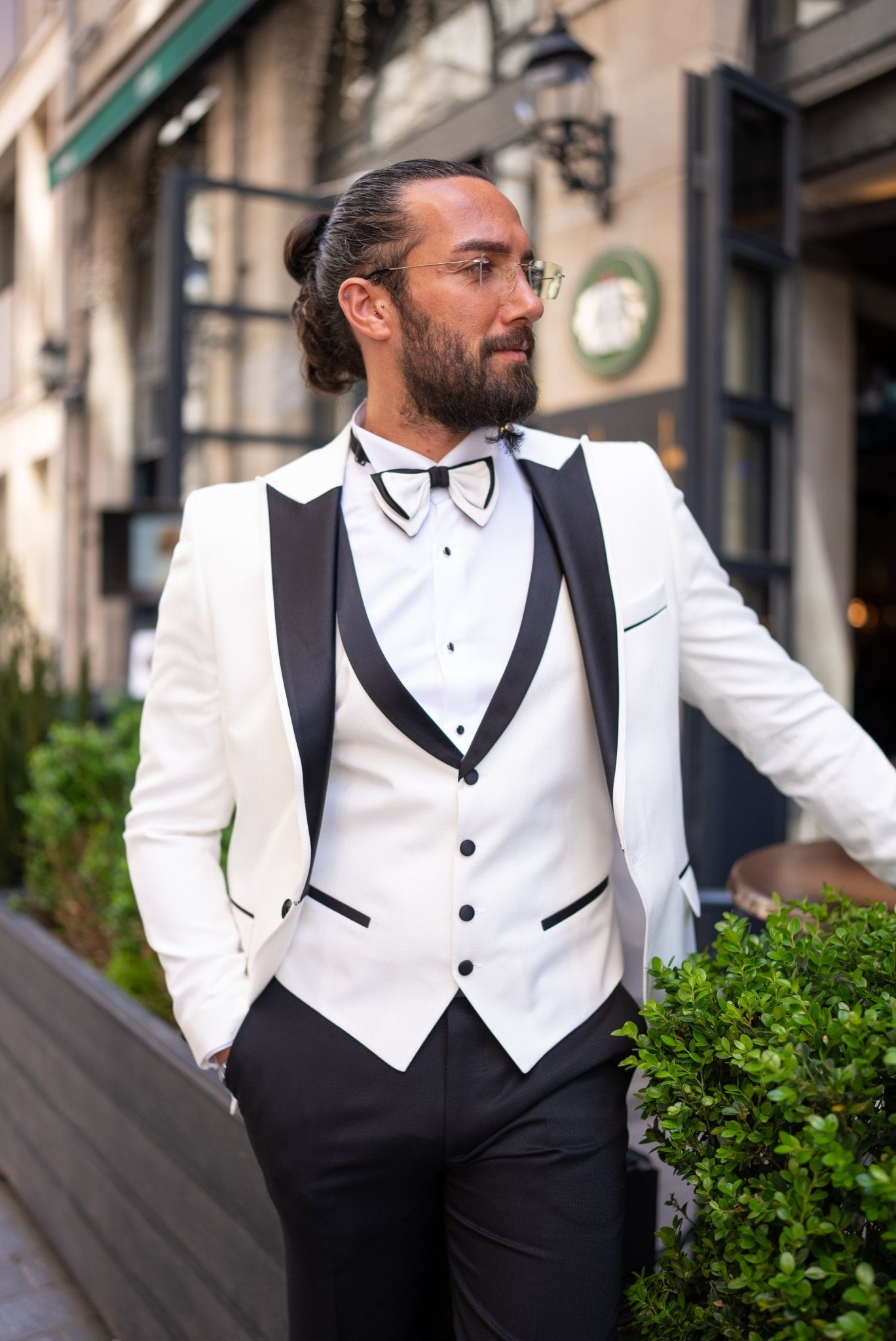 Amazon White Satin Collar Tuxedo