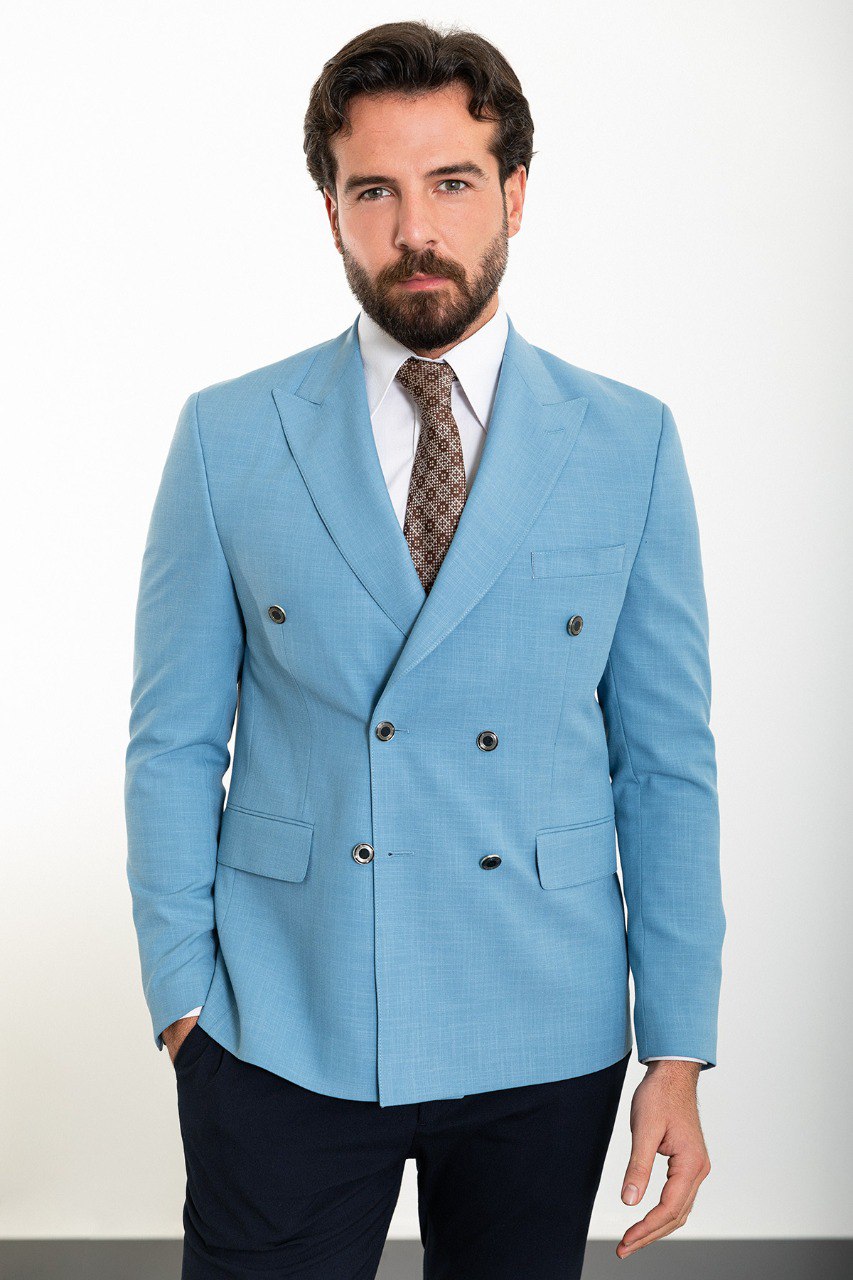 Double breasted light blue blazer from HolloMen, showcasing modern sophistication and refined tailoring.