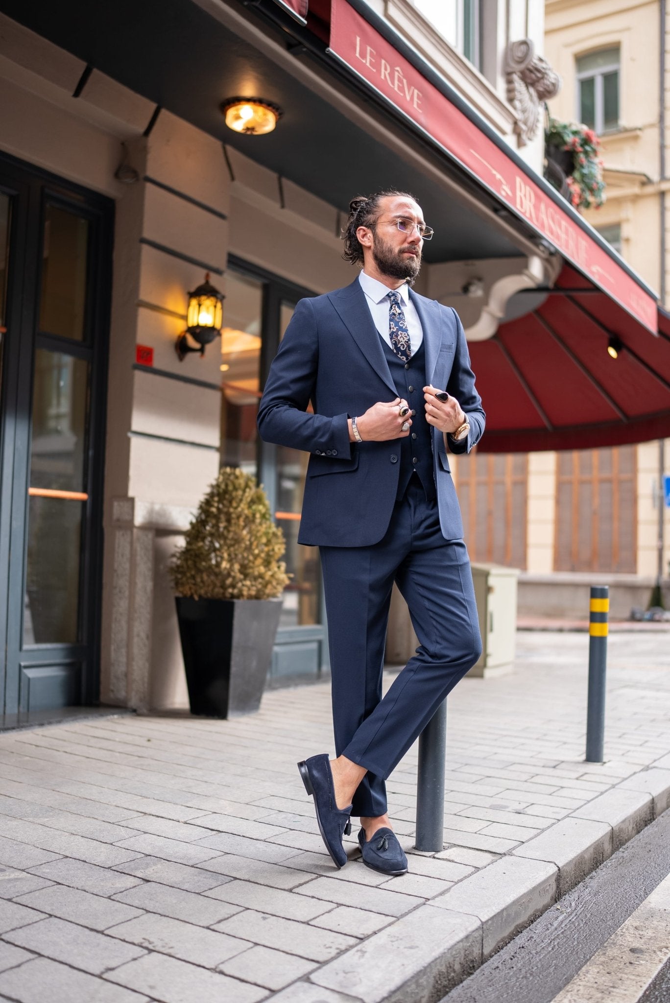 A Dark blue Majesty Suit from HolloMen 