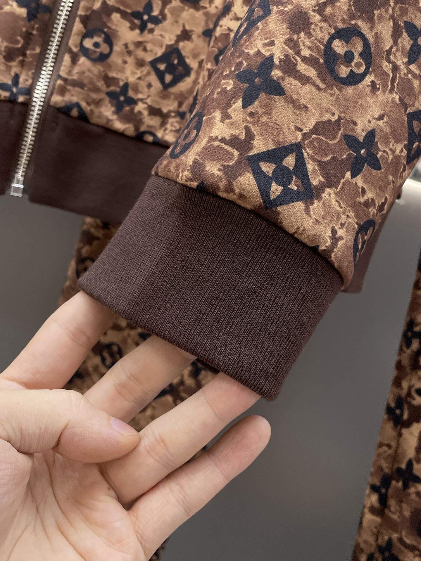 Trening maro cu monogram Camo Louis Vuitton