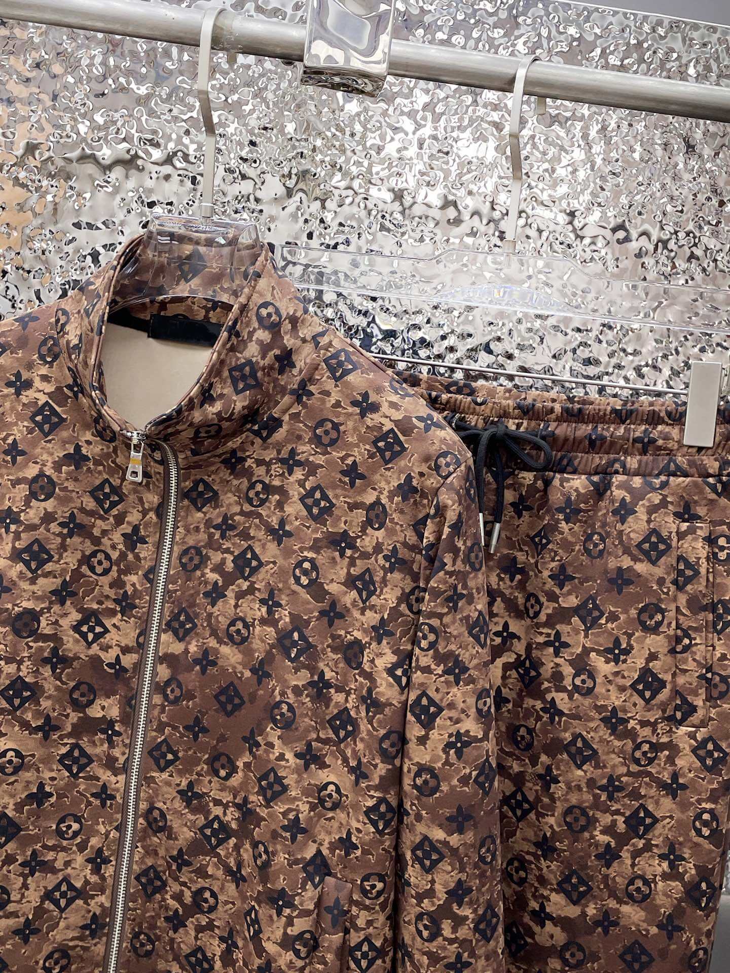 Trening maro cu monogram Camo Louis Vuitton