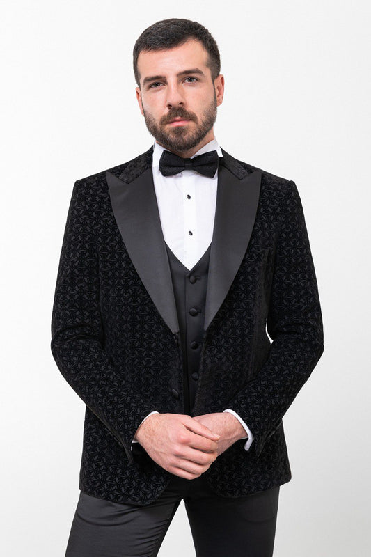 Black Groom Tuxedo – HolloMen’s signature formalwear for weddings