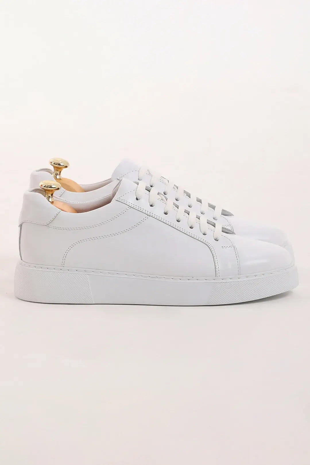 White Leather Comfortable White Sneaker Shoes with 100% genuine leather top and EVA base.