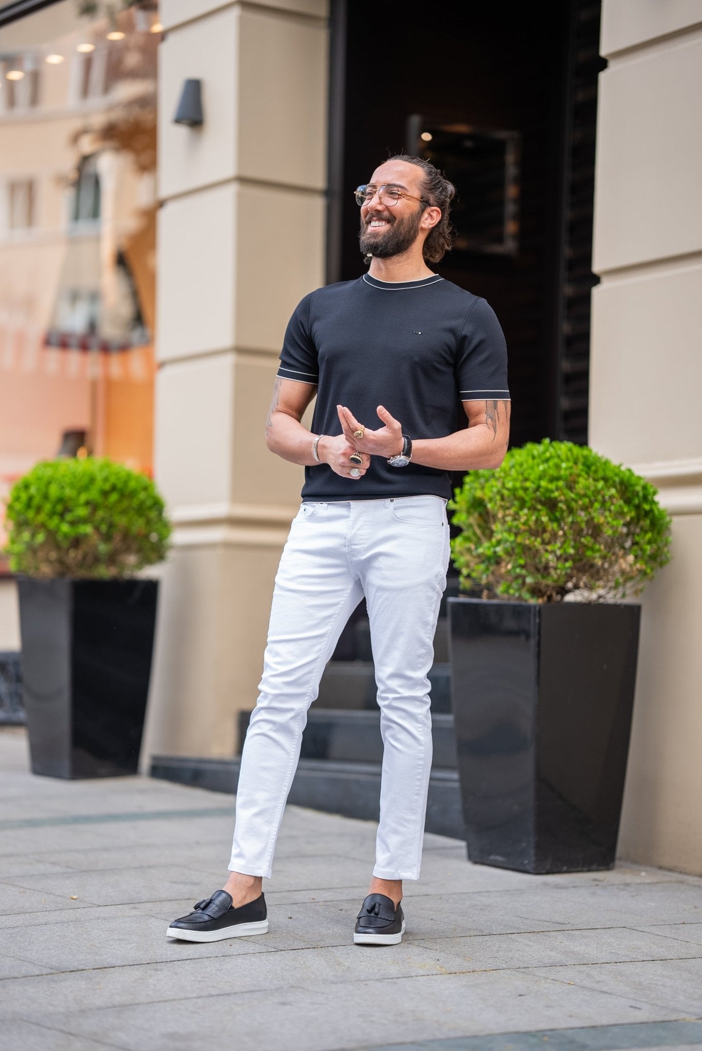 A Black T-shirt from HolloMen 