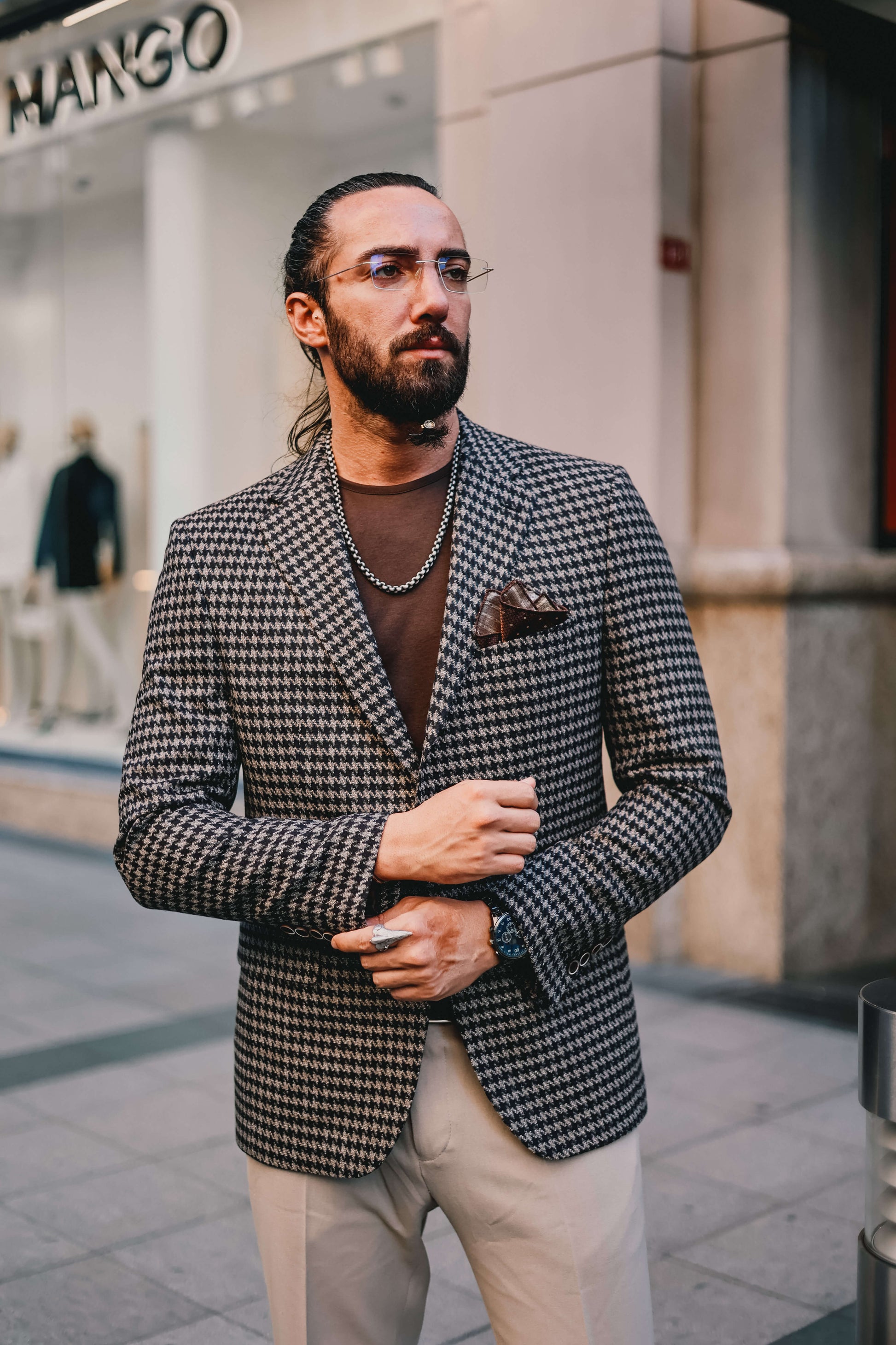 Urban Houndstooth Charcoal Blazer for men in charcoal and ash, featuring a sophisticated houndstooth pattern.