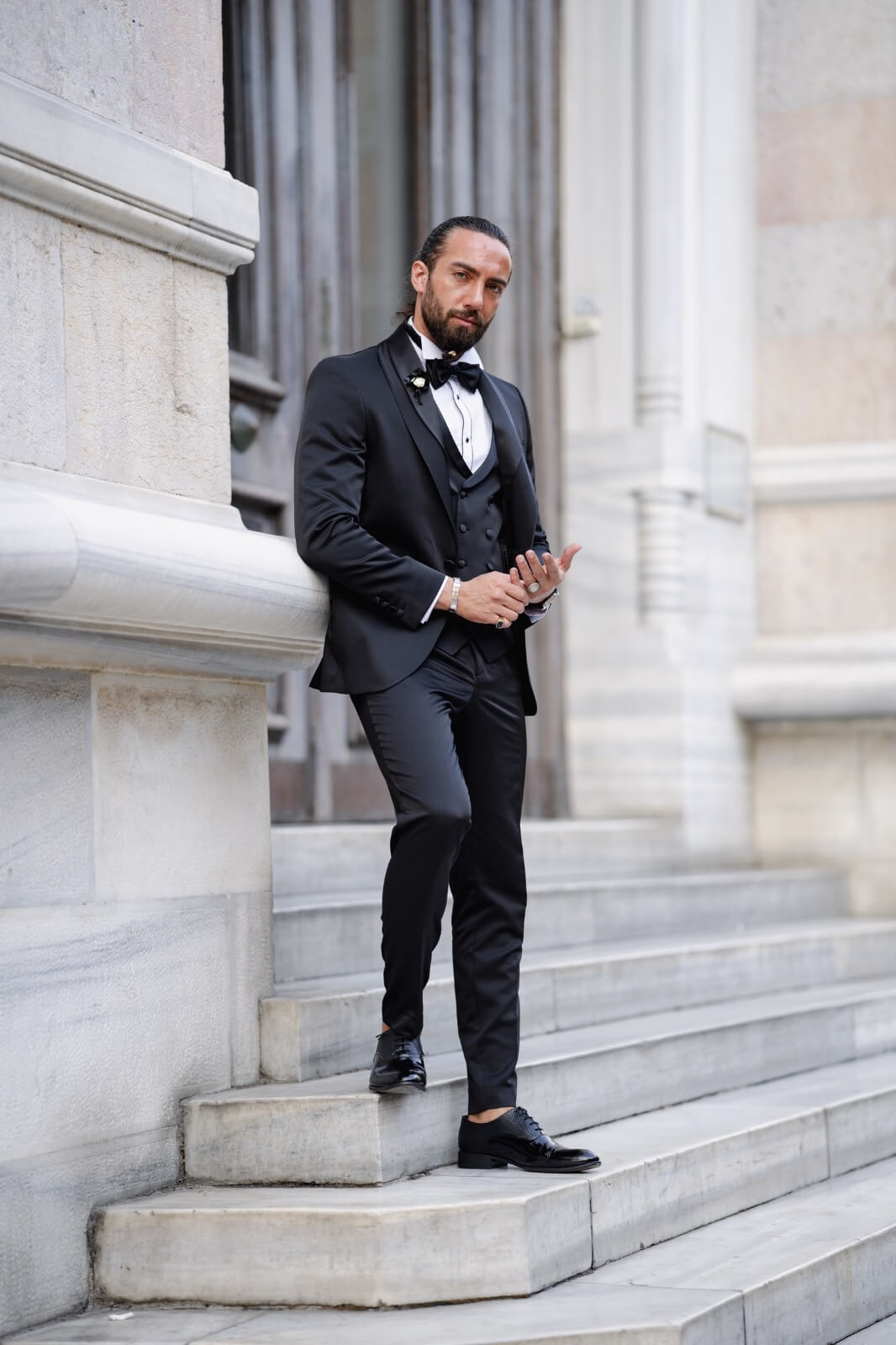 Pure Elegance in Slim Fit Black Tuxedo| HolloMen